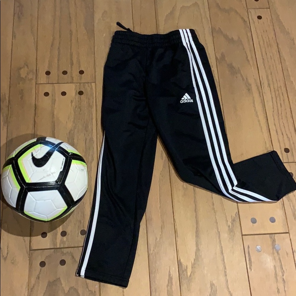 Adidas three stripped joggers